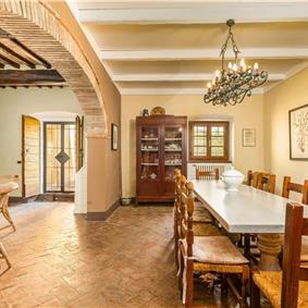 8 Bedroom Villa with Pool near Certaldo, Tuscany, Sleeps 14 - 15